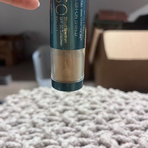 colorescience Sunforgettable Total Protection Brush-On Shield SPF 50 - Picture 3 of 6